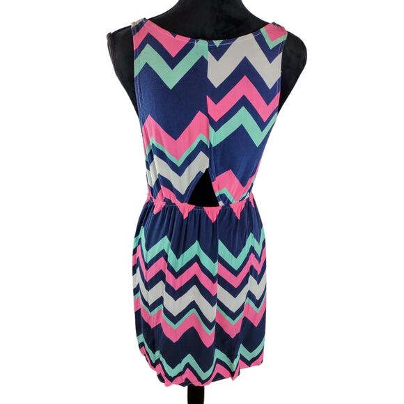 RUE21 Women's Midi Dress Small Colorful Rayon Zigzag Navy Pink Green  Casual - Picture 2 of 3